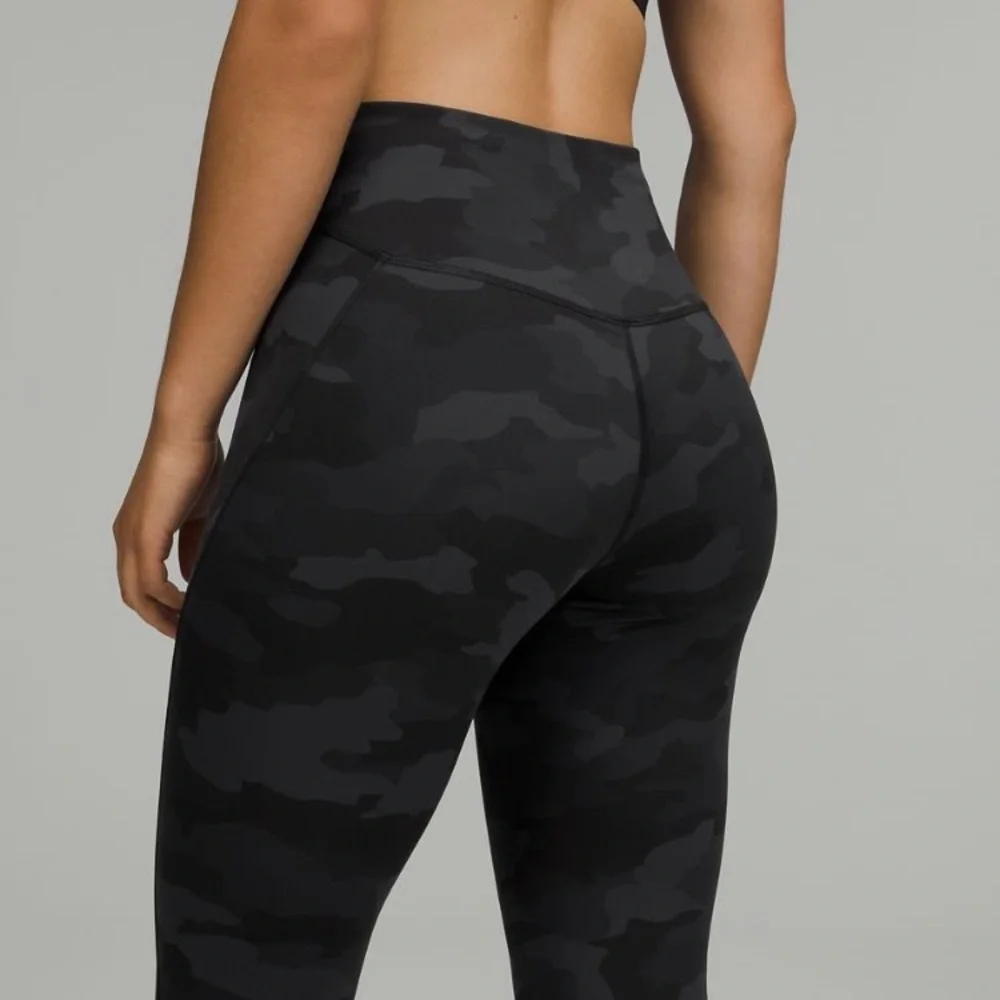 🆕 Lululemon Base Pace HR Tight 25” 🆕 - Picture 5 of 9
